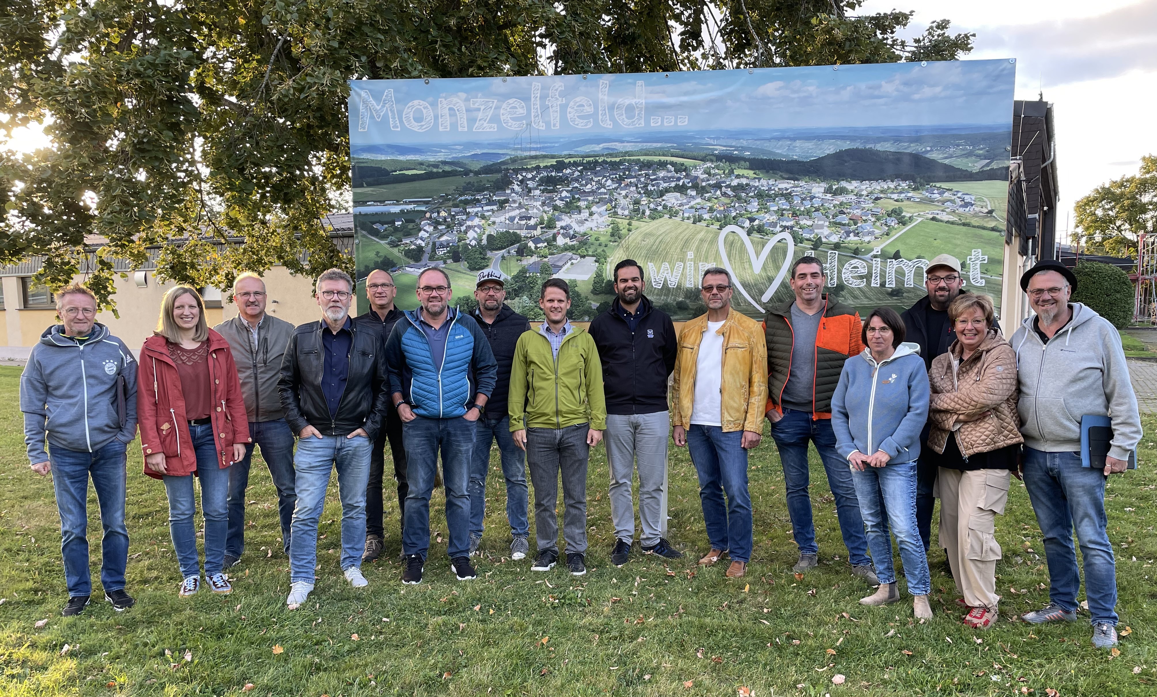 Gruppenfoto des Gemeinderats